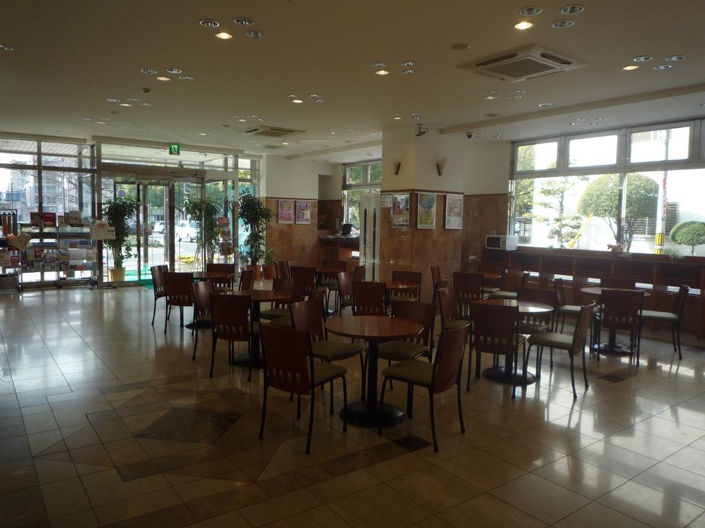 Toyoko Inn Hiroshima Heiwa-Odori Exterior foto